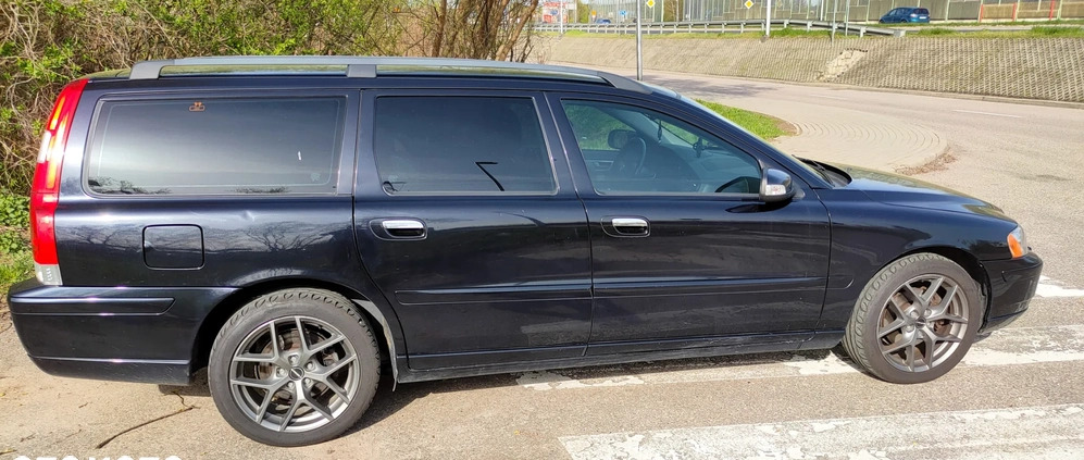 Volvo V70 cena 23900 przebieg: 228400, rok produkcji 2007 z Białystok małe 172